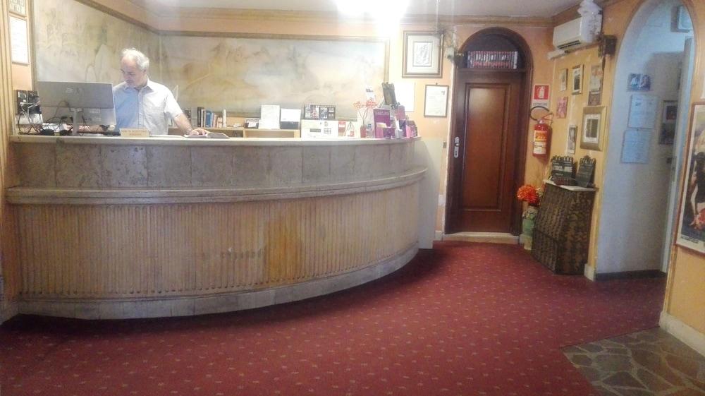 Hotel Cinecitta Rome Buitenkant foto