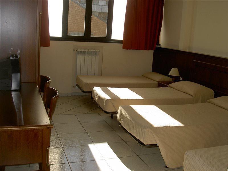 Hotel Cinecitta Rome Buitenkant foto