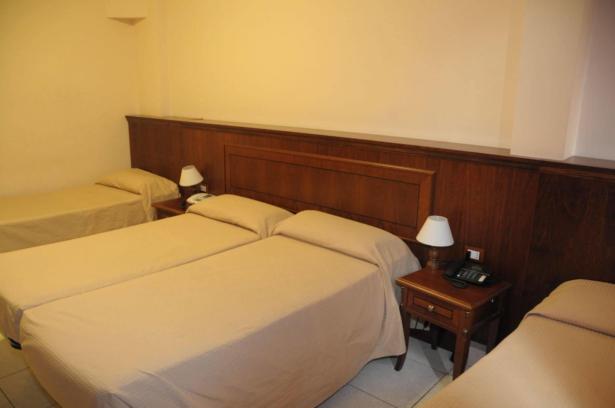 Hotel Cinecitta Rome Buitenkant foto