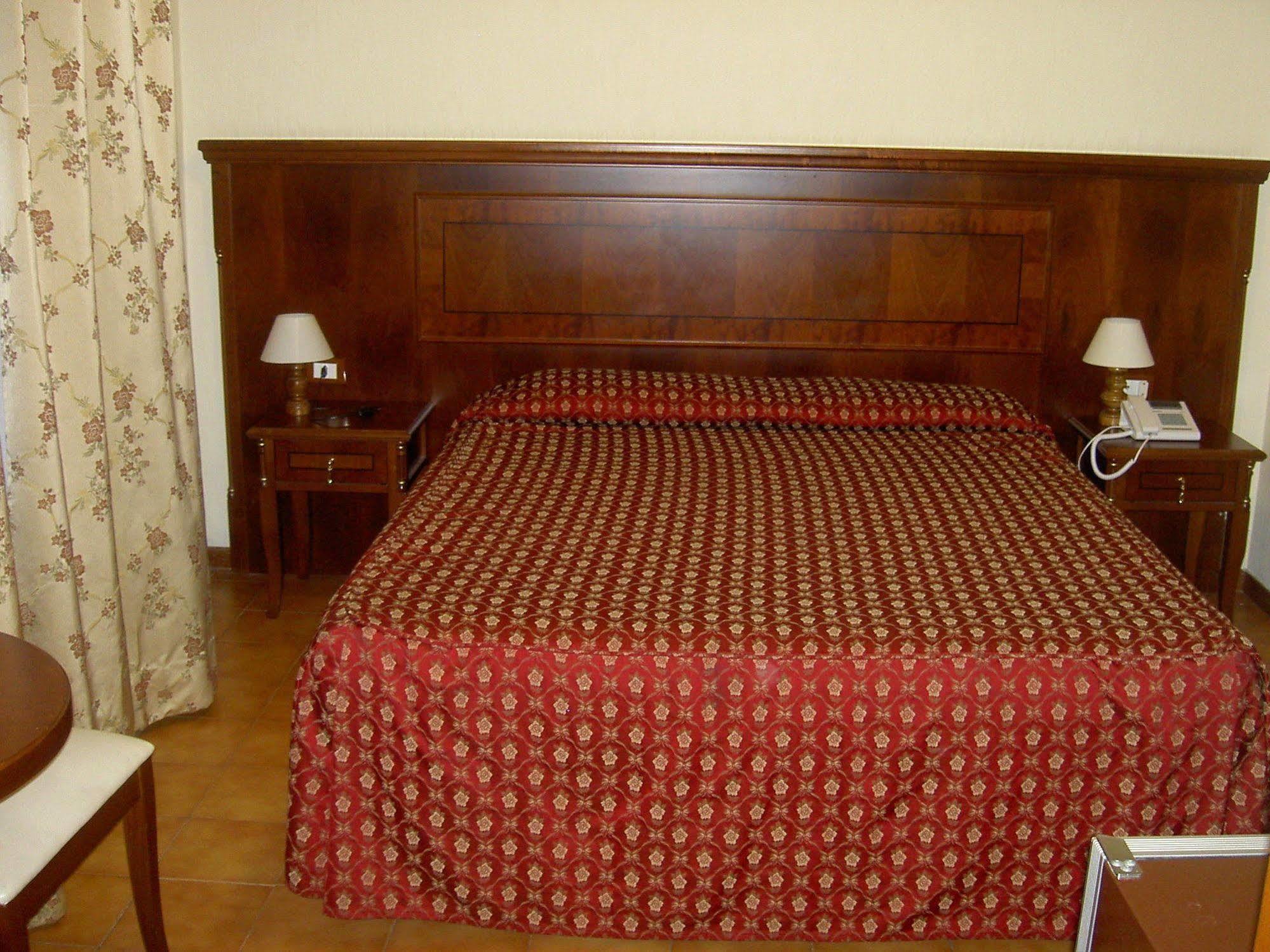 Hotel Cinecitta Rome Buitenkant foto