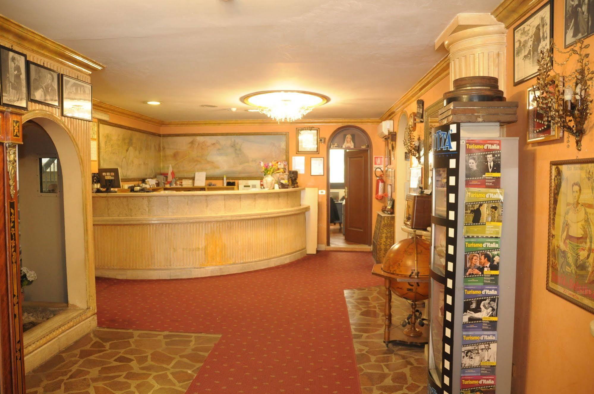 Hotel Cinecitta Rome Buitenkant foto